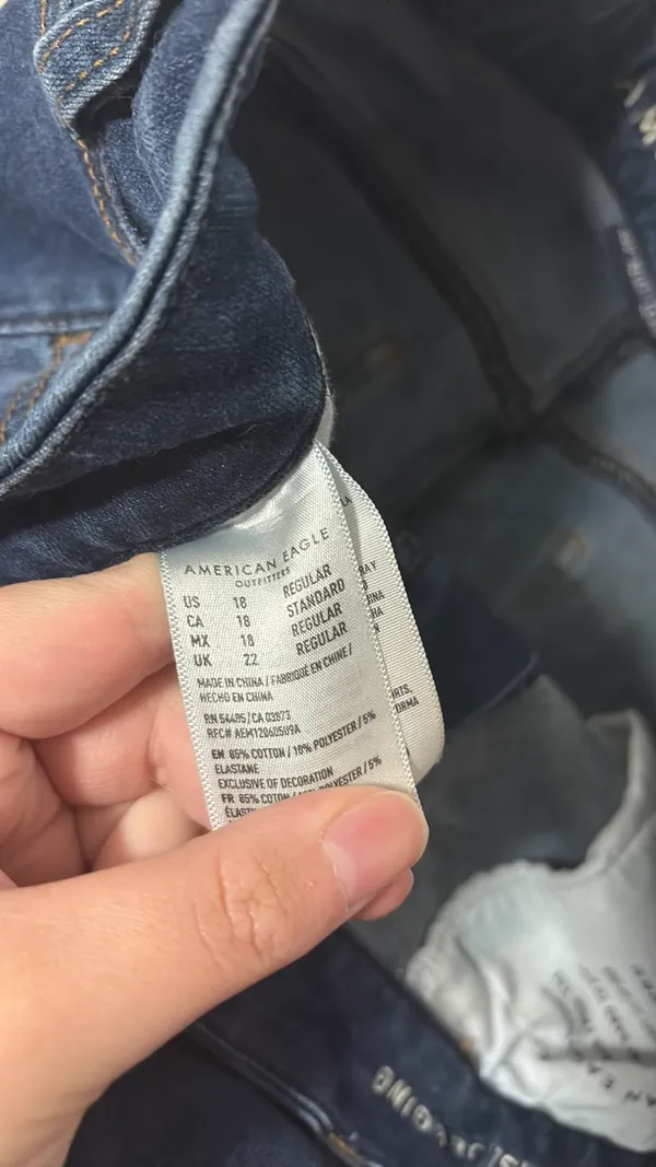 American Eagle Jeans - Image 3