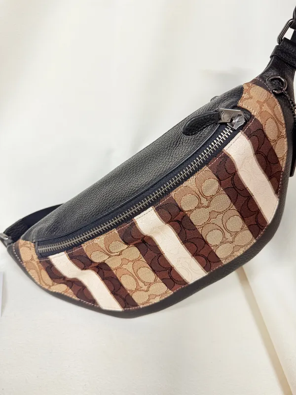 New Coach C5292 Warren Belt Bag - Image 4