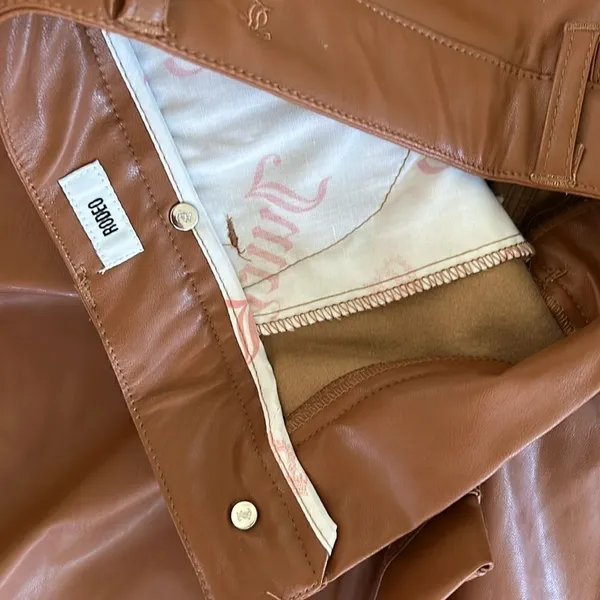 JUICY COUTURE Rodeo Barrel Fit High Waist Faux Leather Pants, Camel Size 27 NWOT - Image 8
