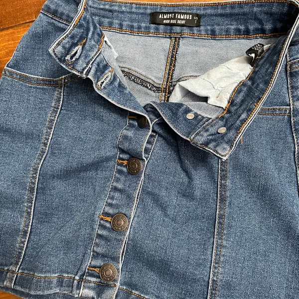 Button Down Denim Blue Jean High Rise Mini Skirt Almost Famous Size 1 - Image 4