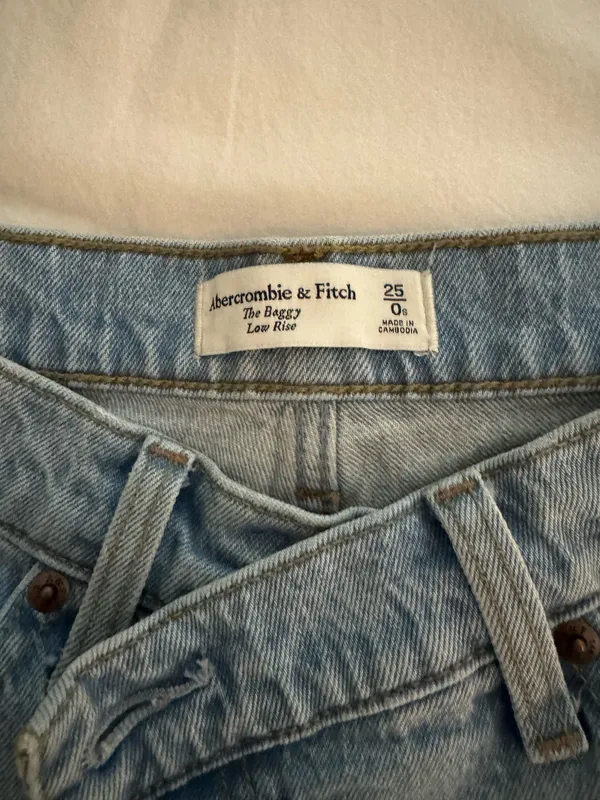 Abercrombie Jeans - Image 2