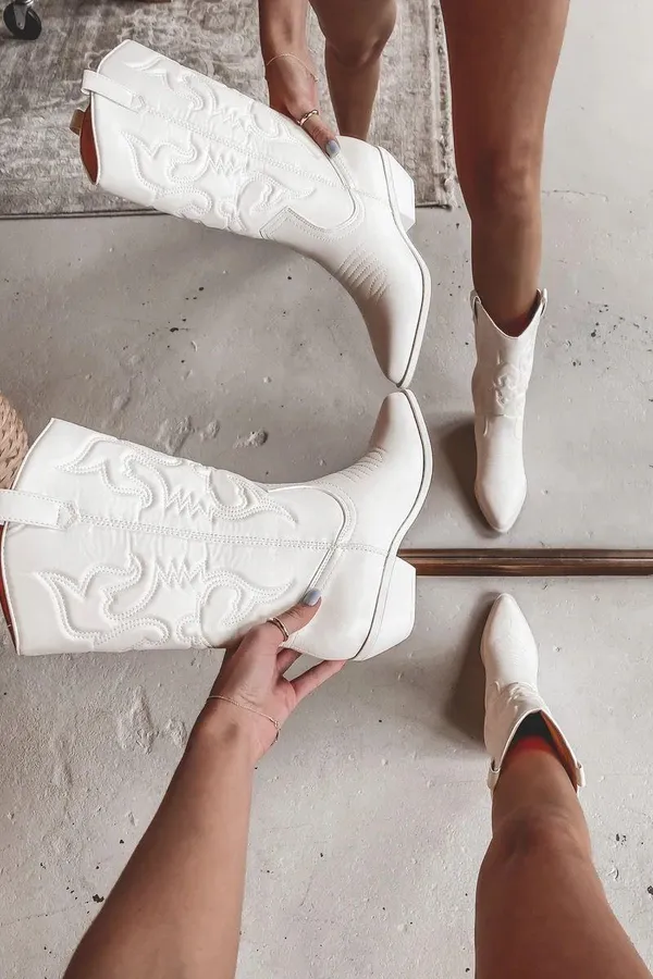 Amazing Lace Nashville For The Weekend White Western Boots - Image 5