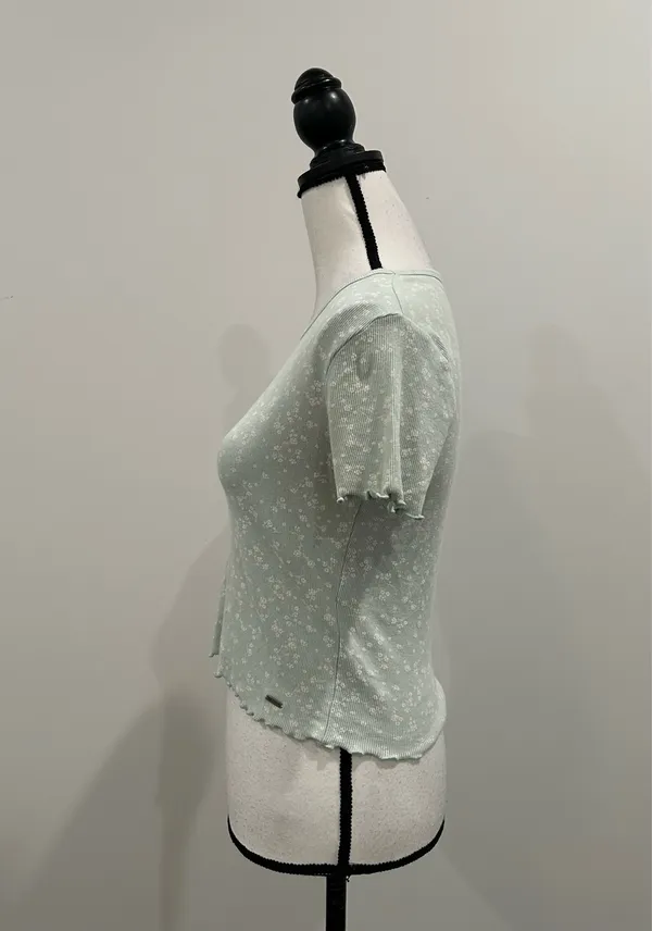 Hollister Floral Baby Tee - Image 3