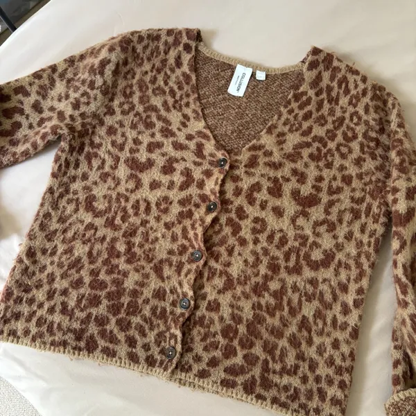 ASOS Collusion Fluffy Leopard Print V-neck Cardigan - S - Image 3