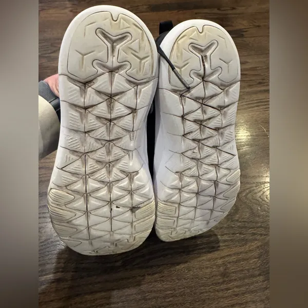 Nike Free sneakers size 9 - Image 5