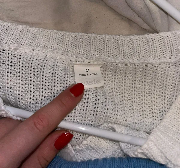 white sweater Size M - Image 3