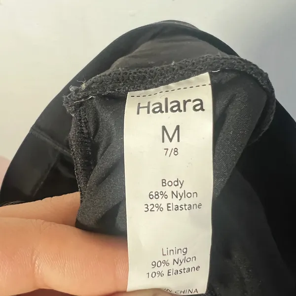 HALARA Black Ultrasculpt Scrunch Butt Medium High Waisted‎ 7/8 Length Seamless - Image 4