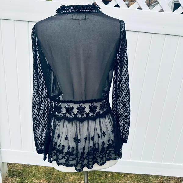 A’reve black lace sheer top Size M - Image 6