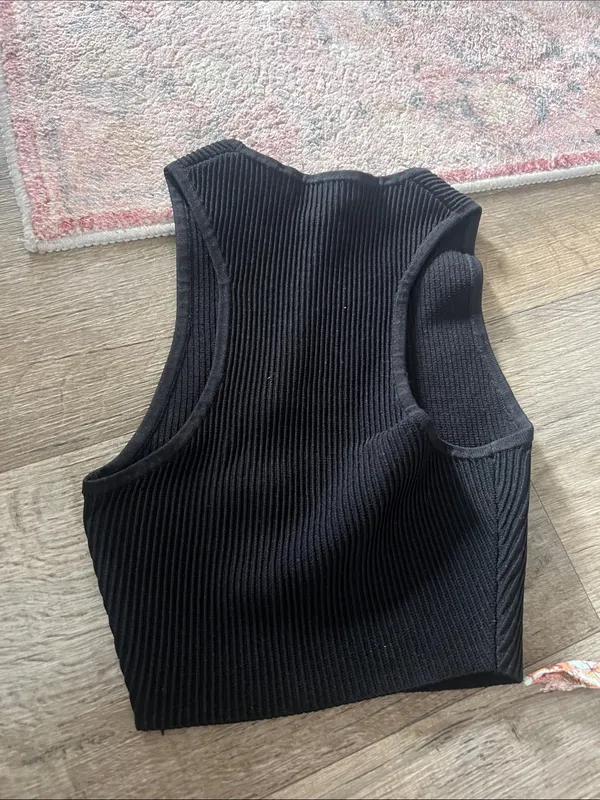 Babaton Black Ribbed High-Neck Crop Tank - Image 7