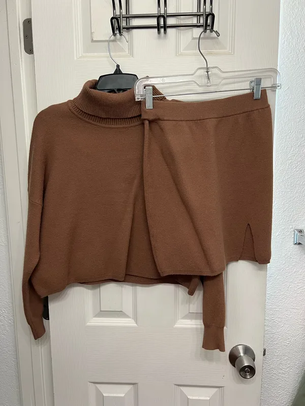 Lulus brown turtle neck and skirt set - Image 2