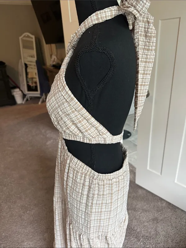 Venus Beige Plaid Halter Cutout Maxi Dress NWOT - Image 2