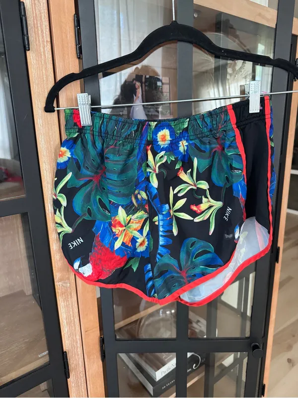 Nike Dri-FIT Tempo tropical floral parrot print running shorts workout colorful - Image 2