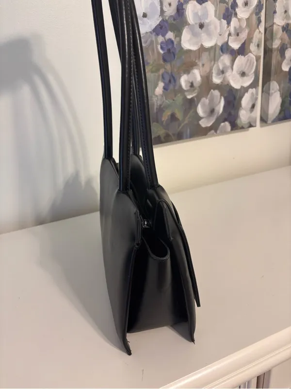 Madison west black shoulder bag faux vegan leather city contemporary - Image 4