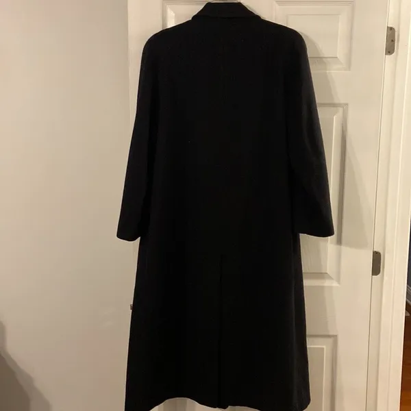 ALORNA Long Women Coat-long 48/50” bust 42” comes with padded on both side - Image 9