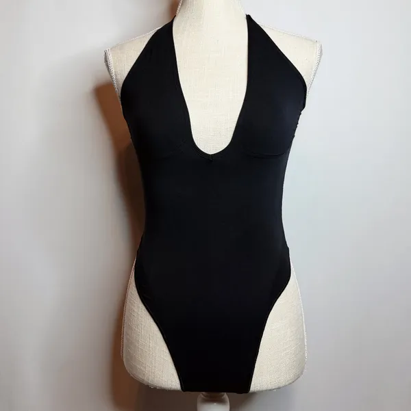 Skims Seamless Sculpt Deep Plunge Thong Bodysuit - Image 2