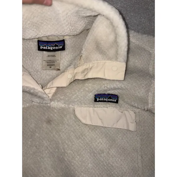Patagonia‎ Women's Re-Tool Snap-T fleece cream womens medium Small Spot Shown - Image 2