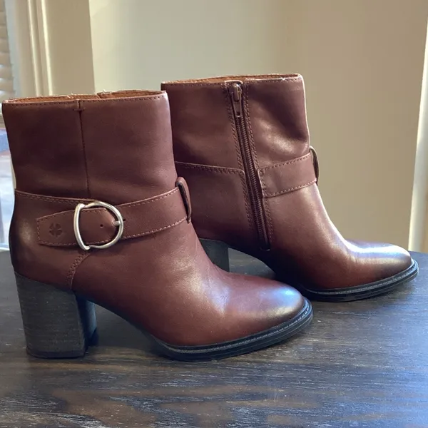 Lucky Brand Brown Leather Ankle Boots size 6.5 EUC - Image 3