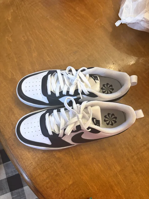 Nike Shoes Women’s - Image 3