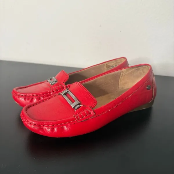 Life Stride Red Faux Leather Loafers Womens 6.5 Shoes Moc Toe Slip on Silver - Image 4