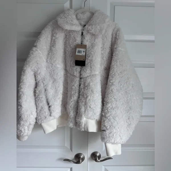 Nike Women's Essential Loose‎ Sherpa Bomber Jacket NWT - Image 12