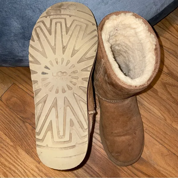 UGG Classic Short Chestnut Brown Size 8 - Image 4