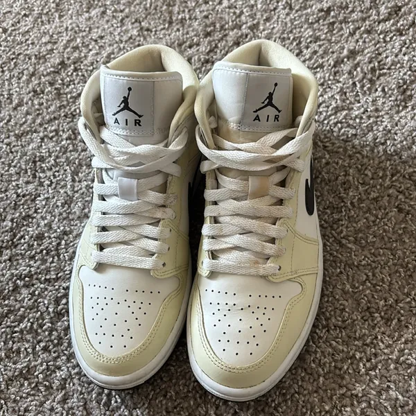 Nike Coconut milkk air Jordan Mid - Image 2