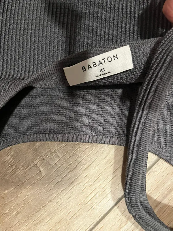 Aritzia Crop Top - Image 3