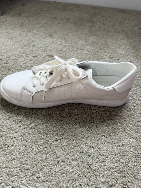 Vintage Havana White Sneakers with Gold Star - Image 3