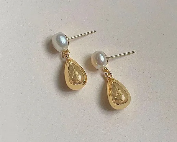Metal teardrop dangle drop earrings for women Gold - Image 3