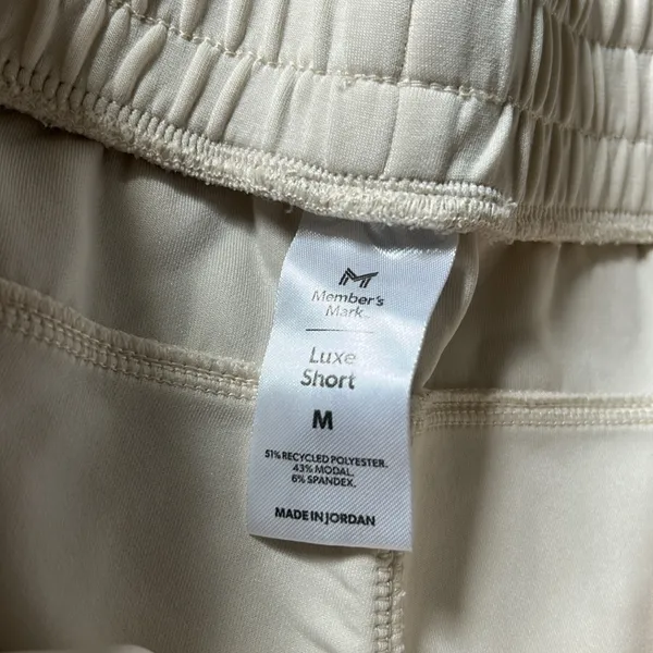 Cream Athletic Shorts with Drawstring Waist Size M - Image 3