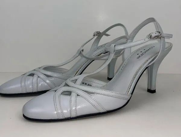 Heels 3 inches Light Blueish Gray Covington Size 8 - Image 4