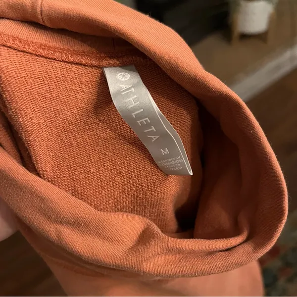 ATHLETA Nirvana Cropped‎ Turtleneck - Image 7