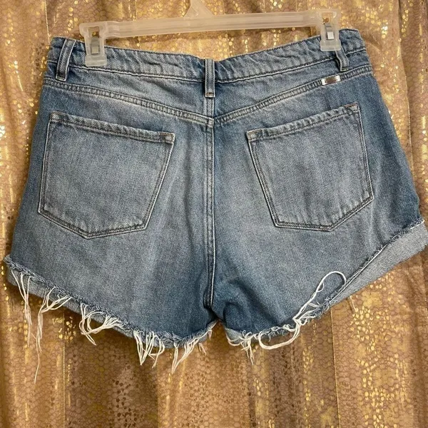 KanCan Jovana Ultra High Rise Shorts Light Wash 13/30 EUC‎ - Image 2