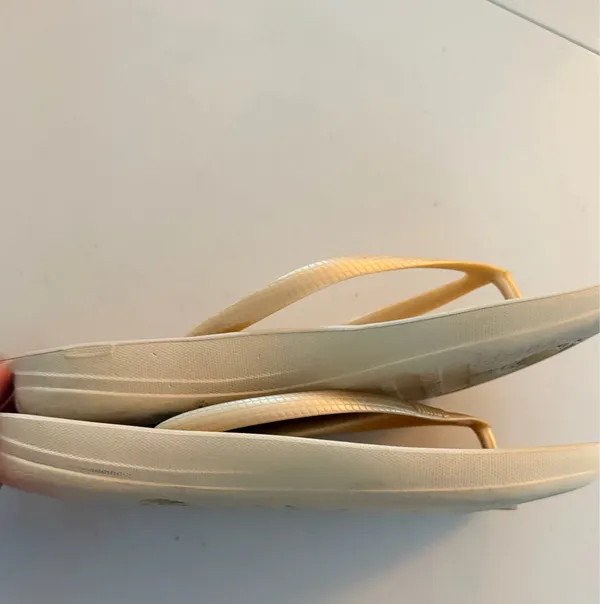 FitFlop | Iqushion Ergonomic Flip-Flops Sandals - Image 9