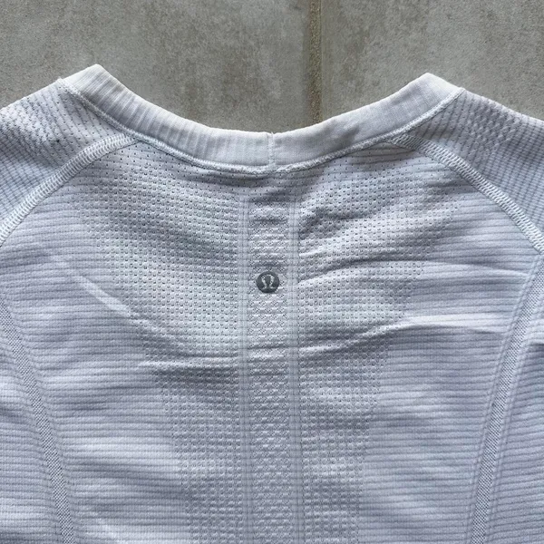 Lululemon Swiftly Tech Short Sleeve Shirt  - Image 4