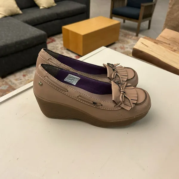 Skechers Women's Brown Loafers with Fringe and Bow size 8. - Image 6