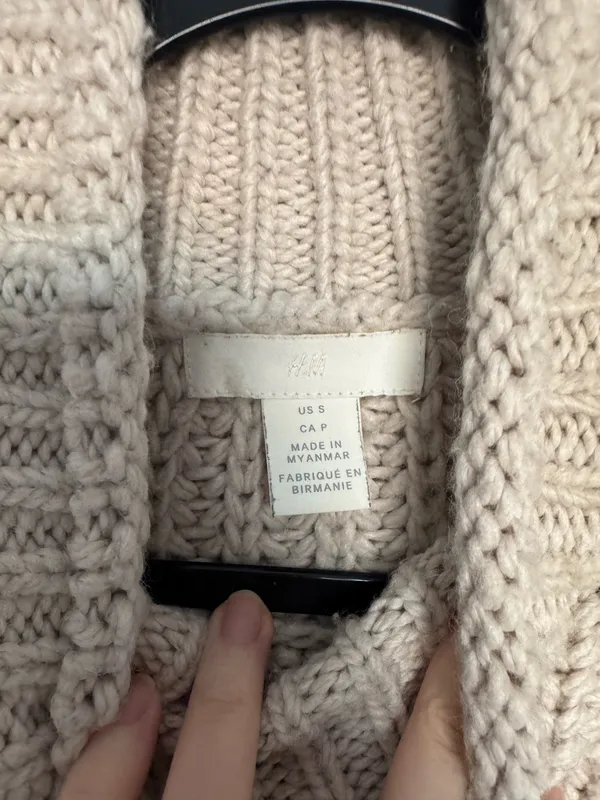 H&M Beige Knit mock neck Sweater - Image 4