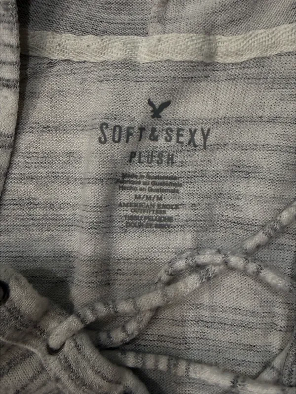 American Eagle Lightweight Hoodie - Image 2