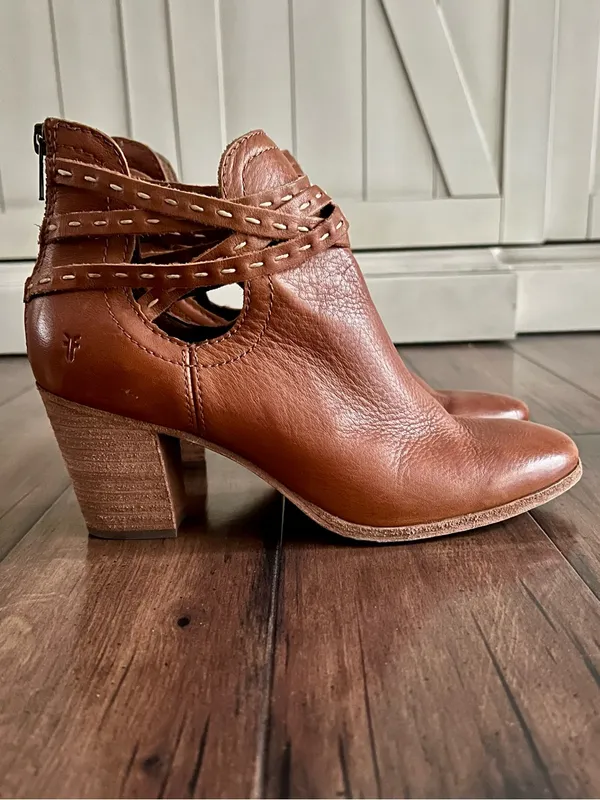 Frye Naomi Pickstitch Leather Ankle Booties - Size 9.5 - Image 2