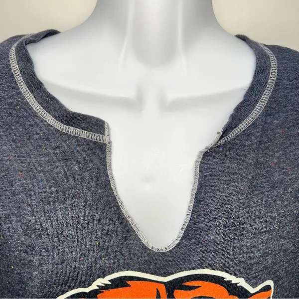NFL Team Apparel Women's Speckled Chicago Bears Short Sleeve V-Neck T-Shirt-Sz L - Image 3