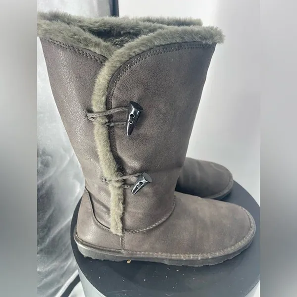 Sonoma Faux Fur Lined Winter Boots Toggle Button Closure Warm Comfy size 8‎ - Image 2