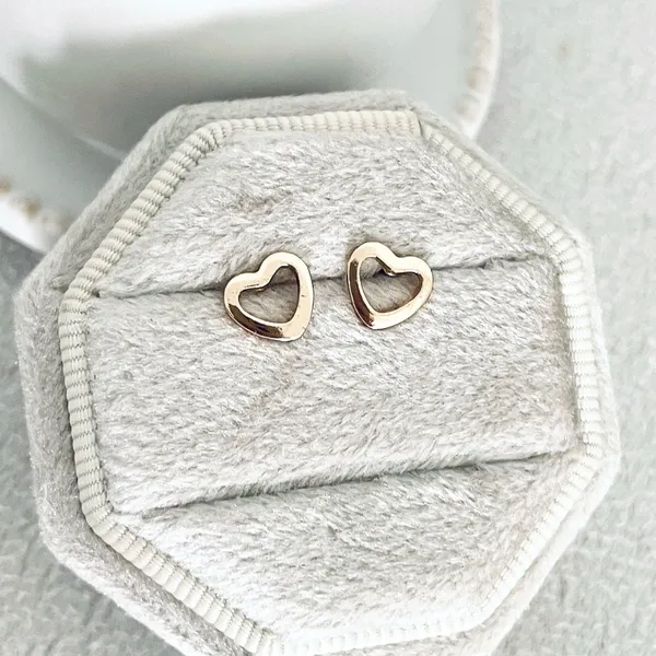 Outline heart stud earrings Gold - Image 2