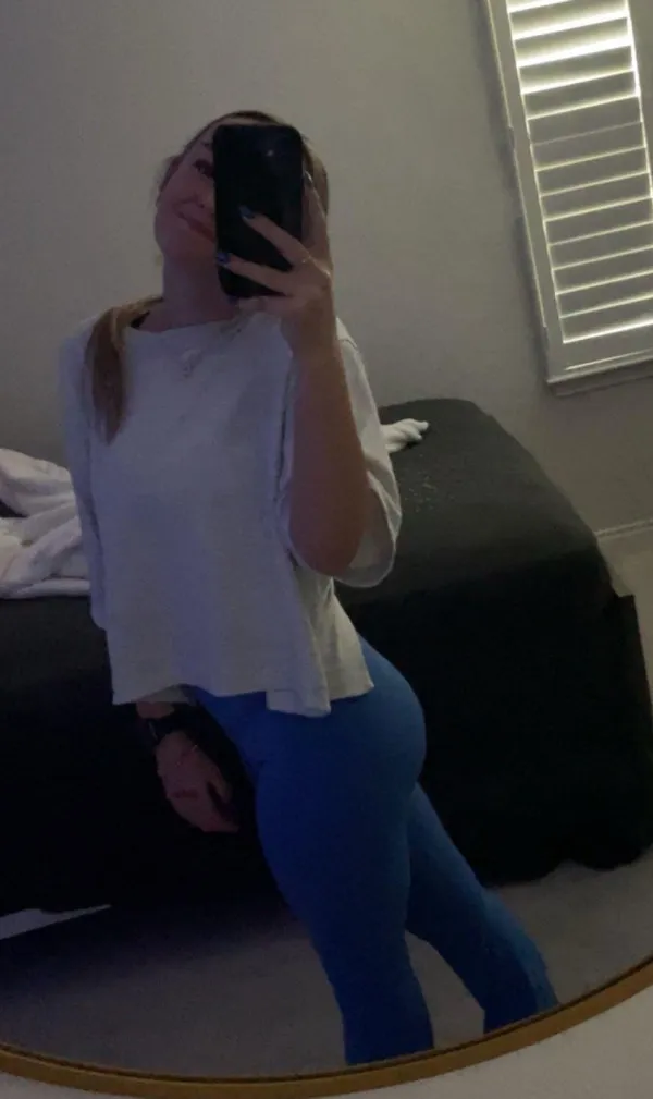 Aerie crossover flare leggings - Image 2