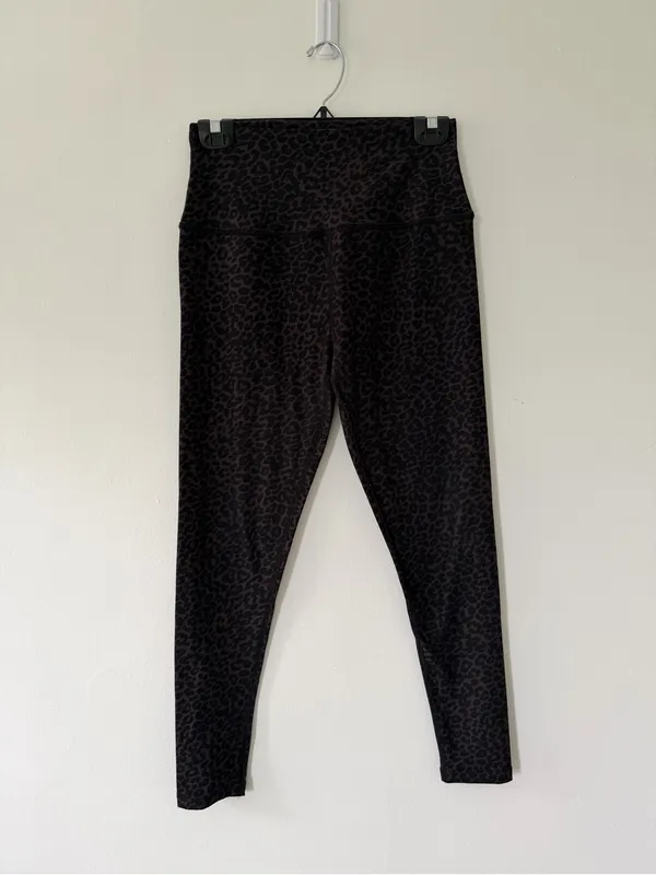 Beyond Yoga SoftMark High Waisted Midi Leggings in Espresso Leopard Size Large - Image 3