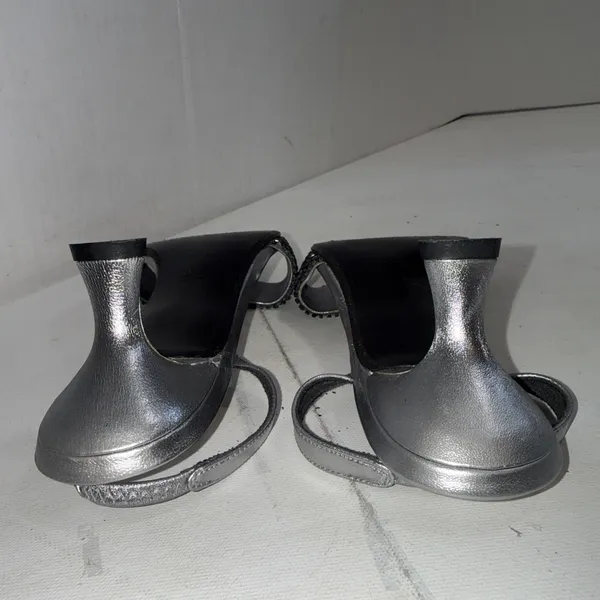 Vintage Y2K 90s Stuart Weitzman Silver Beaded Sling Back Kitten Heel Sandal 7.5B - Image 6