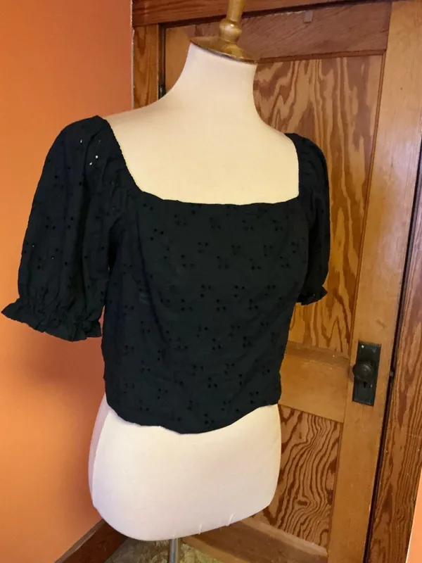 Mason & Belle Black Smocked Puff Sleeve Top Lace Up Back Crop Blouse Size L - Image 5