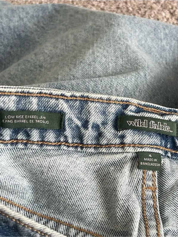 Wild Fable Low Rise Barrel Jeans Women’s Size 4 Rigid Zip Ankle Detail - Image 9