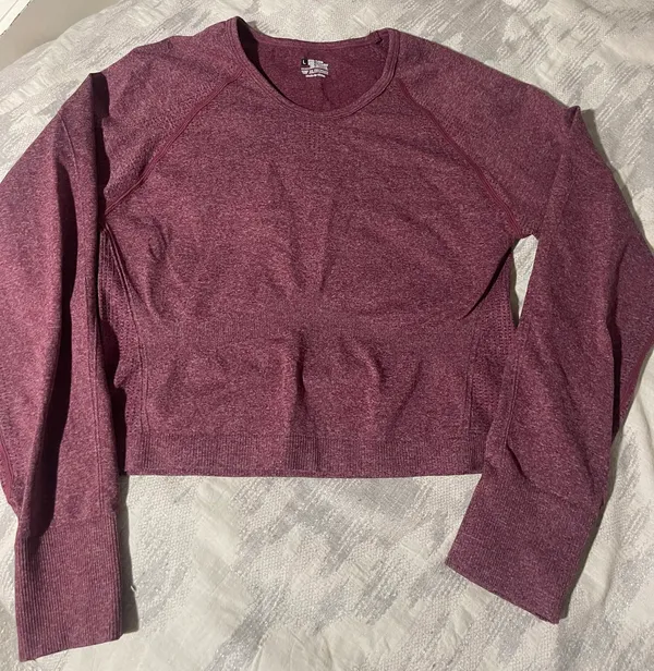 Amazon Women's Purple Cropped Stretch Long Sleeve Crew Neck Activewear Top Size L - Image 4