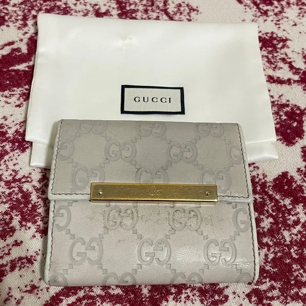 Gucci Embossed  Leather Compact Wallet - Image 14