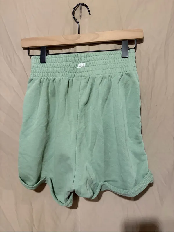 Nike shorts - Image 2